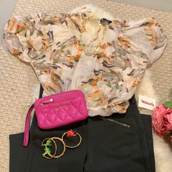 Vera Bradley Wristlet 💋💄 - Picture 2 of 13